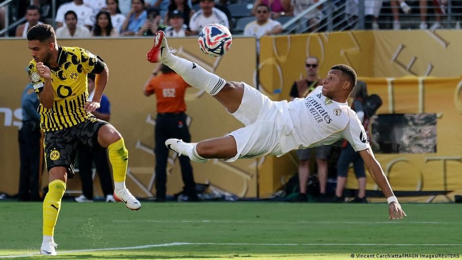 Mbappé estará de baja al menos tres semanas por esguince – DW – 31/12/2025
