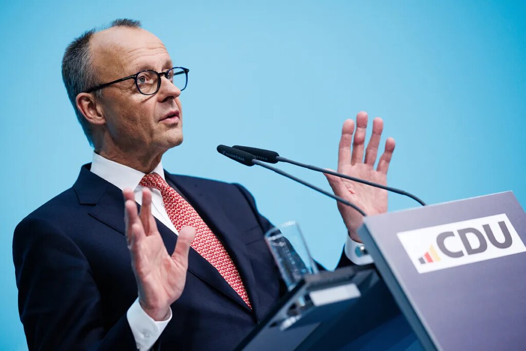 Merz reafirma su apoyo a Dinamarca y advierte a Trump que Europa no aceptará presiones económicas