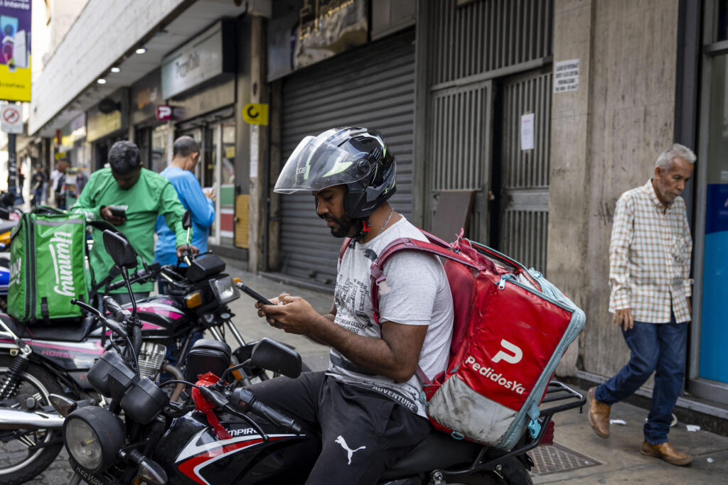 Miedo, inflación e incertidumbre vuelven a las calles de Caracas