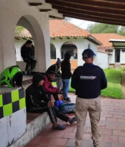 Migración Colombia deporta a cinco venezolanos por «riesgos a la seguridad y convivencia»