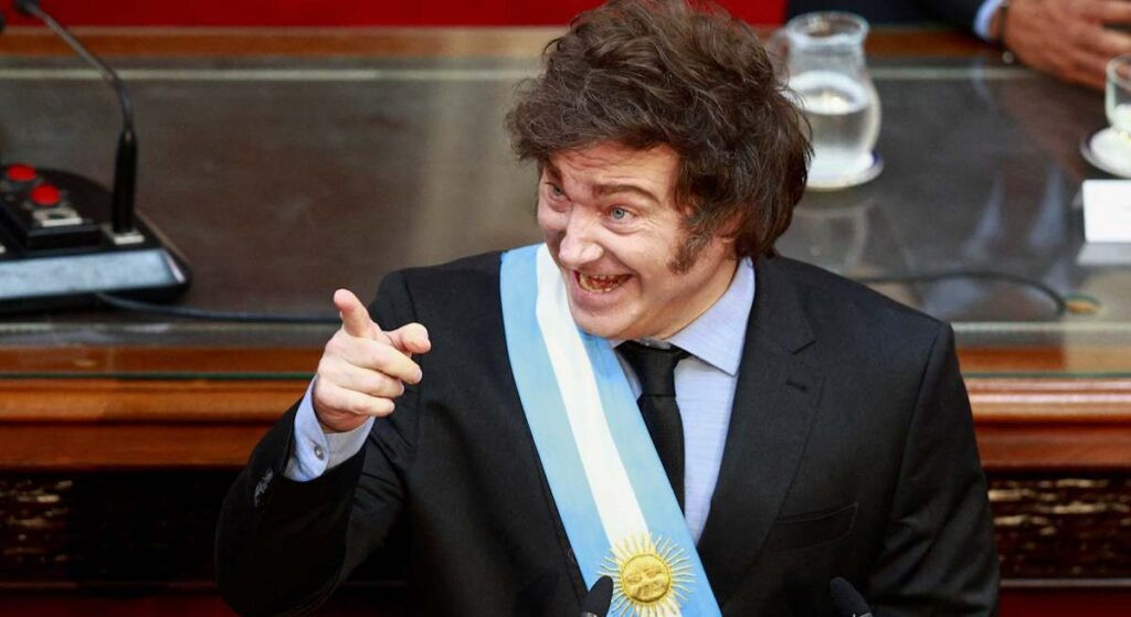 Milei aprueba un importante aumento de salarios de su Gabinete tras dos años de congelamiento