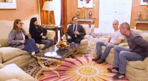 Ministro español se reúne con Rocío San Miguel y otros excarcelados de prisiones venezolanas