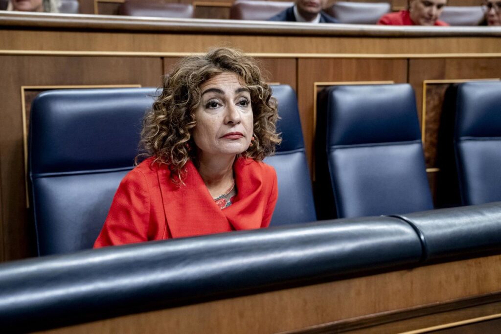 Montero afea que PP fue "incapaz" de aprobar modelo de financiación con mayoría absoluta y dice que "no tiene proyecto"