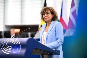 Montserrat (PPE) acusa a Sánchez de imponer «un nuevo sablazo fiscal» con la obligación de comprar balizas | europapress.es