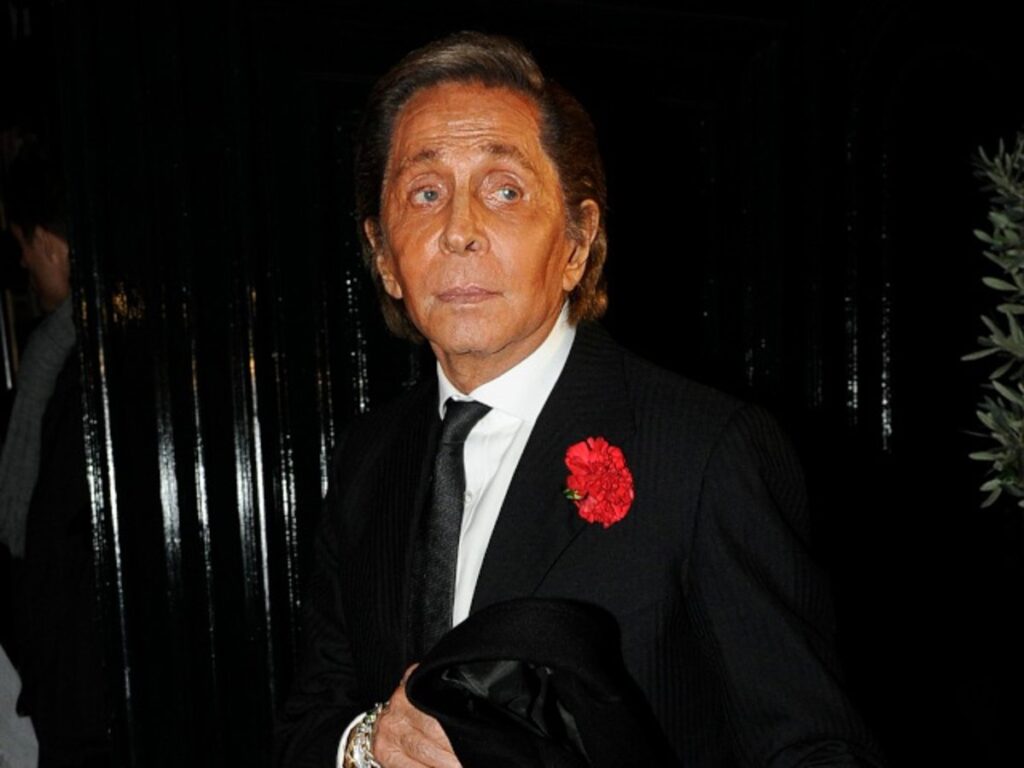 Muere el diseñador italiano Valentino a los 93 años