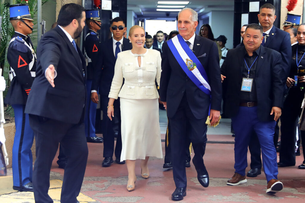Nasry 'Tito' Asfura asume como nuevo presidente de Honduras