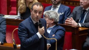PRIMER MINISTRO FRANCIA | El primer ministro francés supera otra censura mientras la izquierda se descompone y la extrema derecha avanza | elperiodico.com