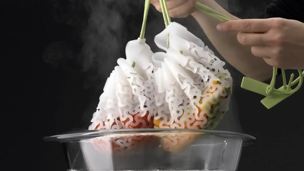 Parece innecesario, pero esta malla elástica te hace ganar tiempo en la cocina