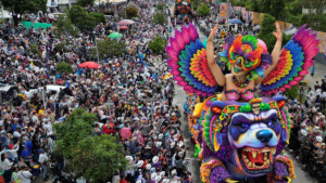Pasto revivió mitos, leyendas y personajes en su poderoso Carnaval de Negros y Blancos