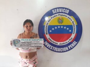 Pateaba y amenazaba con matar a su bebé