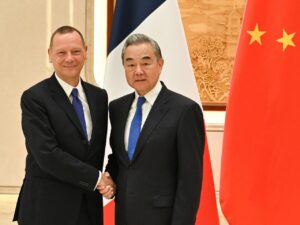 Pekín y París abogan por coordinar posturas sobre Ucrania, Venezuela e Irán – AlbertoNews