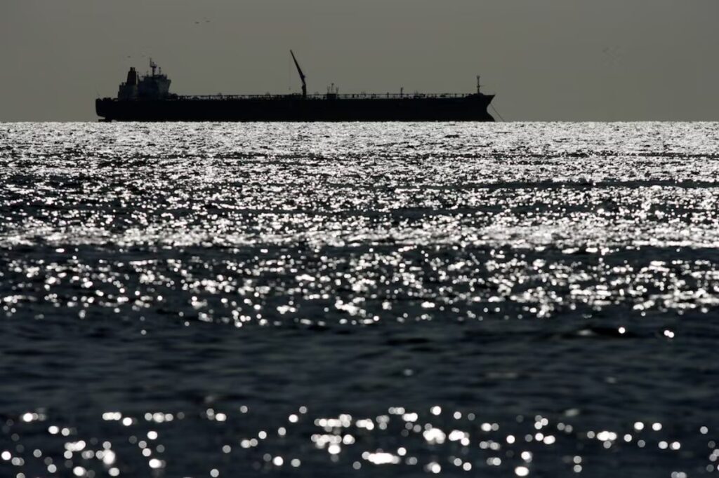 PetroChina se abstiene de comprar crudo venezolano comercializado bajo control de EEUU