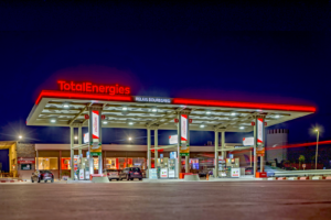 Petrolera TotalEnergies evalúa reinvertir en Venezuela solo si hay garantías