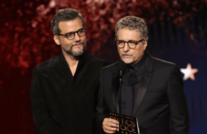 Polémica en los Critics Choice por entrega de premio en la alfombra roja