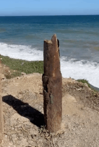 Postes caídos en Mare dejan a más de 50 familias sin alumbrado