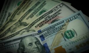 Precio del dólar del 14 de enero se dispara más de seis bolívares