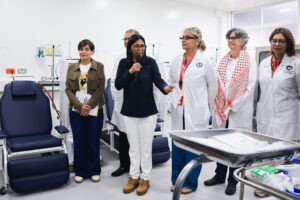 Presidenta (e) inaugura Servicio de Nefrología del Hospital Universitario de Caracas