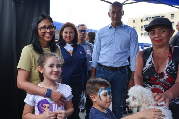Presidenta (e) ultimará detalles sobre fondos soberanos con gabinetes de economía y servicios