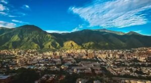 Pronostican escasa nubosidad y lluvias dispersas este miércoles