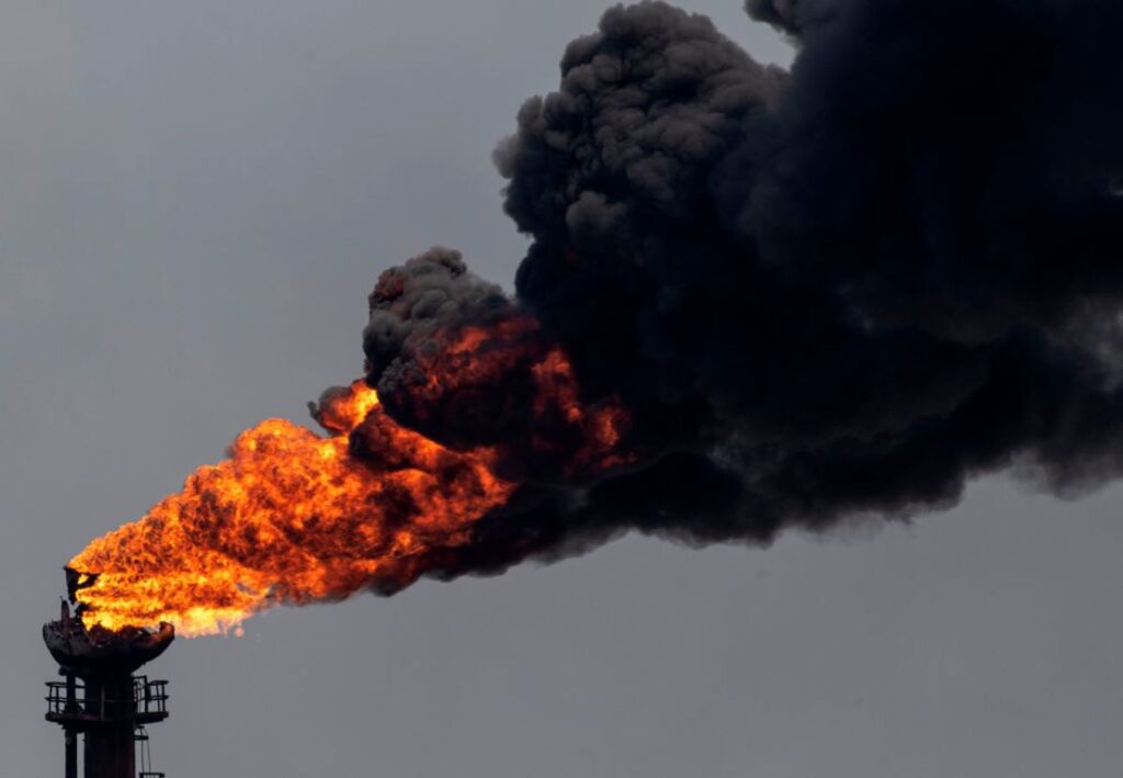 Qué cambia en la industria del petróleo de Venezuela con la nueva ley de hidrocarburos que acaba de ser aprobada - AlbertoNews