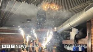 Qué revelan las imágenes y videos sobre la rápida propagación del incendio de Nochevieja en un bar de un centro de esquí en Suiza