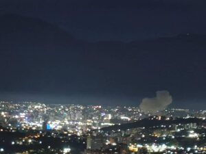 Reportan explosiones en distintas zonas de Caracas, Venezuela