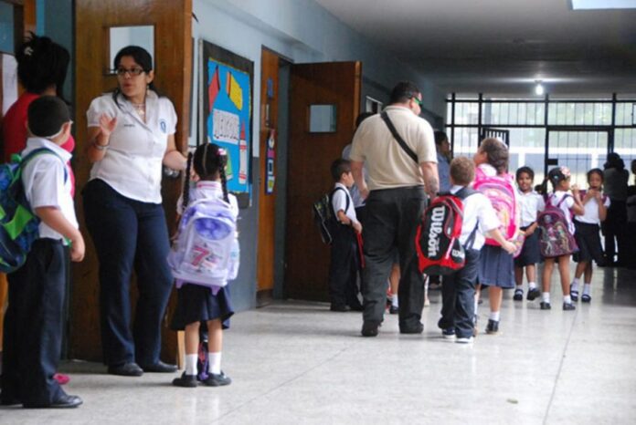 Reportaron mayor presencia de estudiantes en las instituciones de las regiones del país este lunes - AlbertoNews