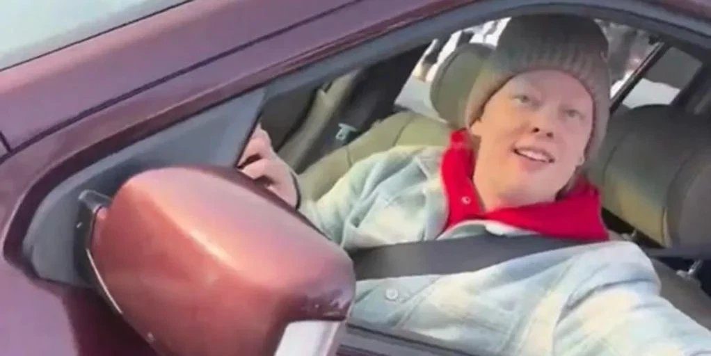 Revelan el vídeo de la cámara del policía que mató a una activista en Mineápolis