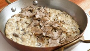 Risotto cremoso de lentejas, una receta barata para comer legumbres de forma original