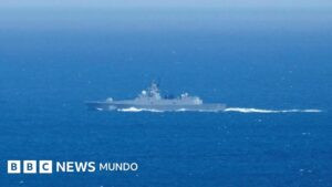 Rusia envía buques de guerra para proteger a un petrolero perseguido por fuerzas estadounidenses que en el pasado transportó crudo venezolano