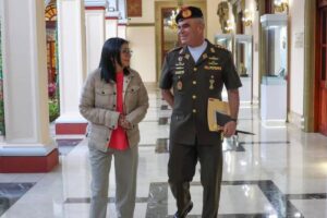 Sacudida militar: Delcy Rodríguez
