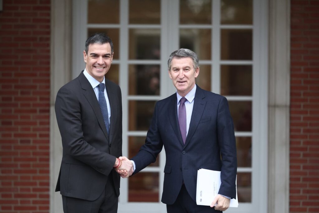 Sánchez y Feijóo se reunirán el lunes para abordar el envío de tropas a Ucrania pero el PP exige tratar más temas