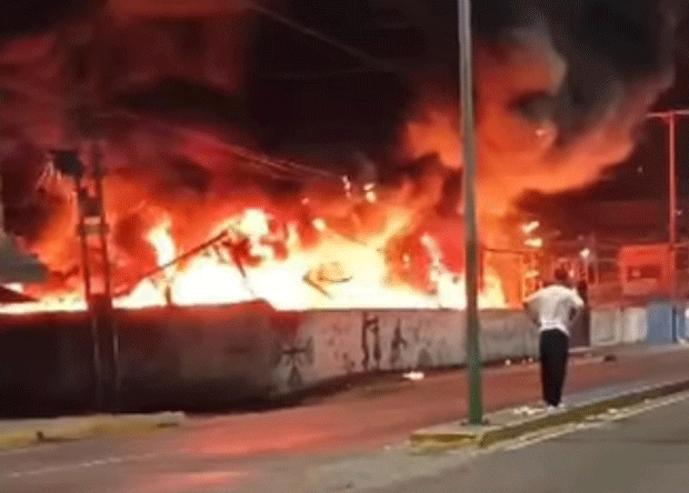 Se incendió empresa recuperadora de plástico en La Morita