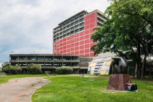 Sector universitario reinicia clases el 12 de enero