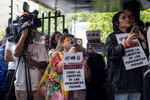 Seis periodistas se mantienen como presos políticos