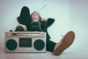 Si la pregunta es por qué las canciones actuales son tan simples, la ciencia tiene la respuesta: porque nosotros lo somos