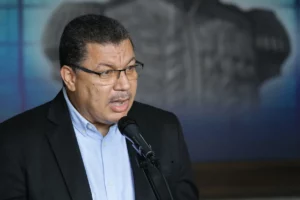 Simón Calzadilla propone cuatro medidas para estabilizar la economía venezolana