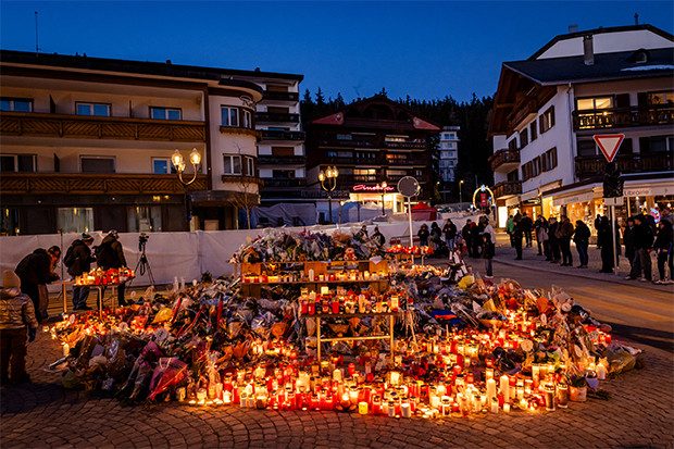 Suiza rendirá homenaje al más alto nivel a víctimas de incendio de un bar en pueblo alpino