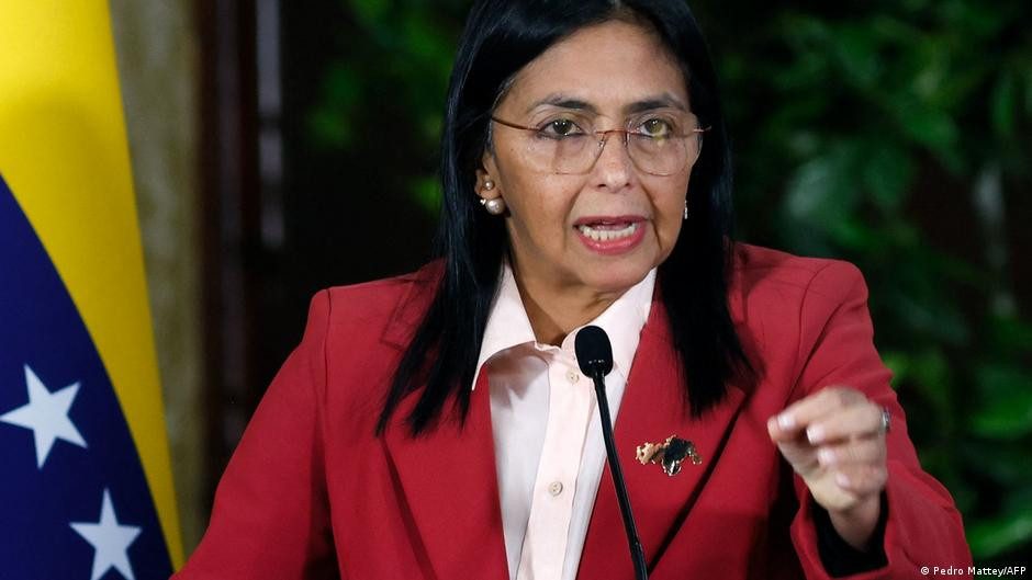 Supremo manda a Delcy Rodríguez asumir presidencia Venezuela – DW – 04/01/2026