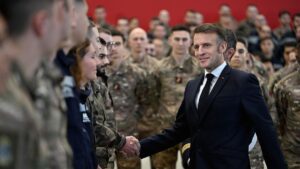 TROPAS EN GROENLANDIA | Macron anuncia el envío de más refuerzos a Groenlandia por «tierra, mar y aire»: «Europa tiene una responsabilidad» | elperiodico.com