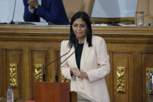 TSJ declara presidenta encargada a Delcy Rodríguez: ¿transición acordada o continuidad del chavismo? 