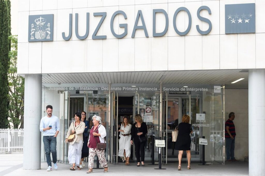 Telefónica entrega al juez del 'caso Begoña Gómez' correos que "reflejan la existencia de reuniones" sobre la cátedra