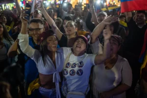 The New York Times | Los venezolanos en Colombia se regocijan, pero no están listos para regresar corriendo a casa – AlbertoNews