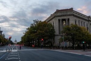 The New York Times | Trump no necesitaba autorización para enviar tropas a Venezuela, según un memorando del Departamento de Justicia - AlbertoNews