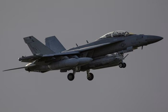 The Wall Street Journal | El avión inhibidor de señales ‘Growler’ que ayudó a capturar a Nicolás Maduro - AlbertoNews