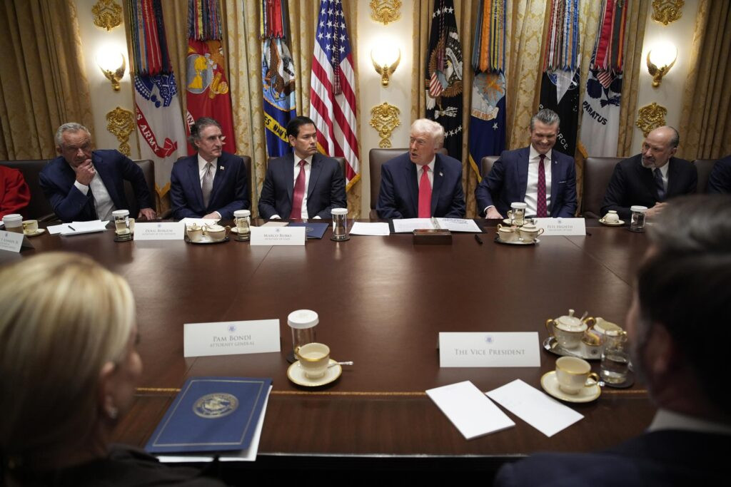 The Wall Street Journal | El equipo de Trump elabora un amplio plan para controlar el petróleo venezolano durante los próximos años - AlbertoNews
