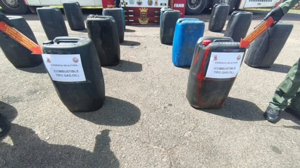 Tres detenidos tras incautación de 1.700 litros de diésel en el PAC «La Romana»