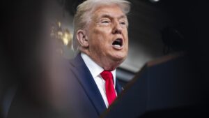 Trump, ante la pregunta de hasta dónde está dispuesto a llegar para hacerse con Groenlandia: “Ya lo verán” | elperiodico.com
