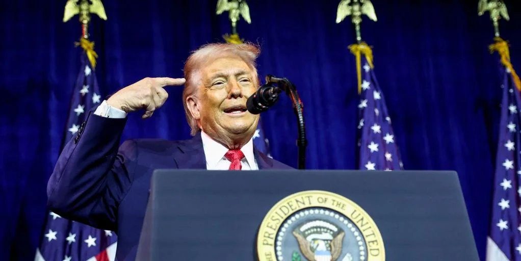 Trump anuncia el envío de hasta 50 millones de barriles de petróleo venezolano a Estados Unidos bajo control de Washington