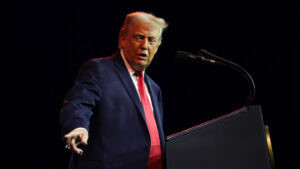 Trump asegura que intentaron destituirlo por pedir a Ucrania que «no hiciera trampas»